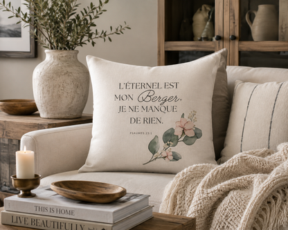 Coussin décoratif chrétien avec illustration florale et message « L’Éternel est mon berger »